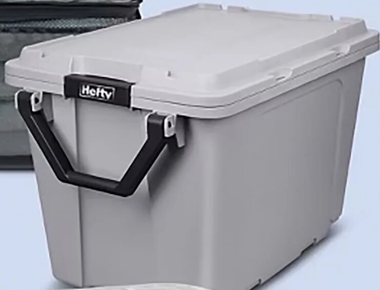 Rubbermaid storage